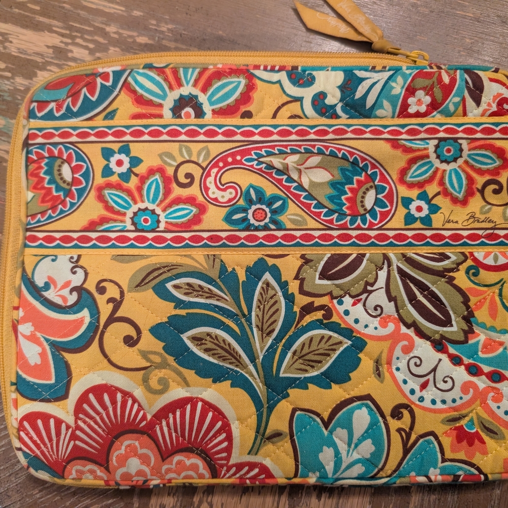 Vera Bradley Multicolor Floral Paisley Sleeve